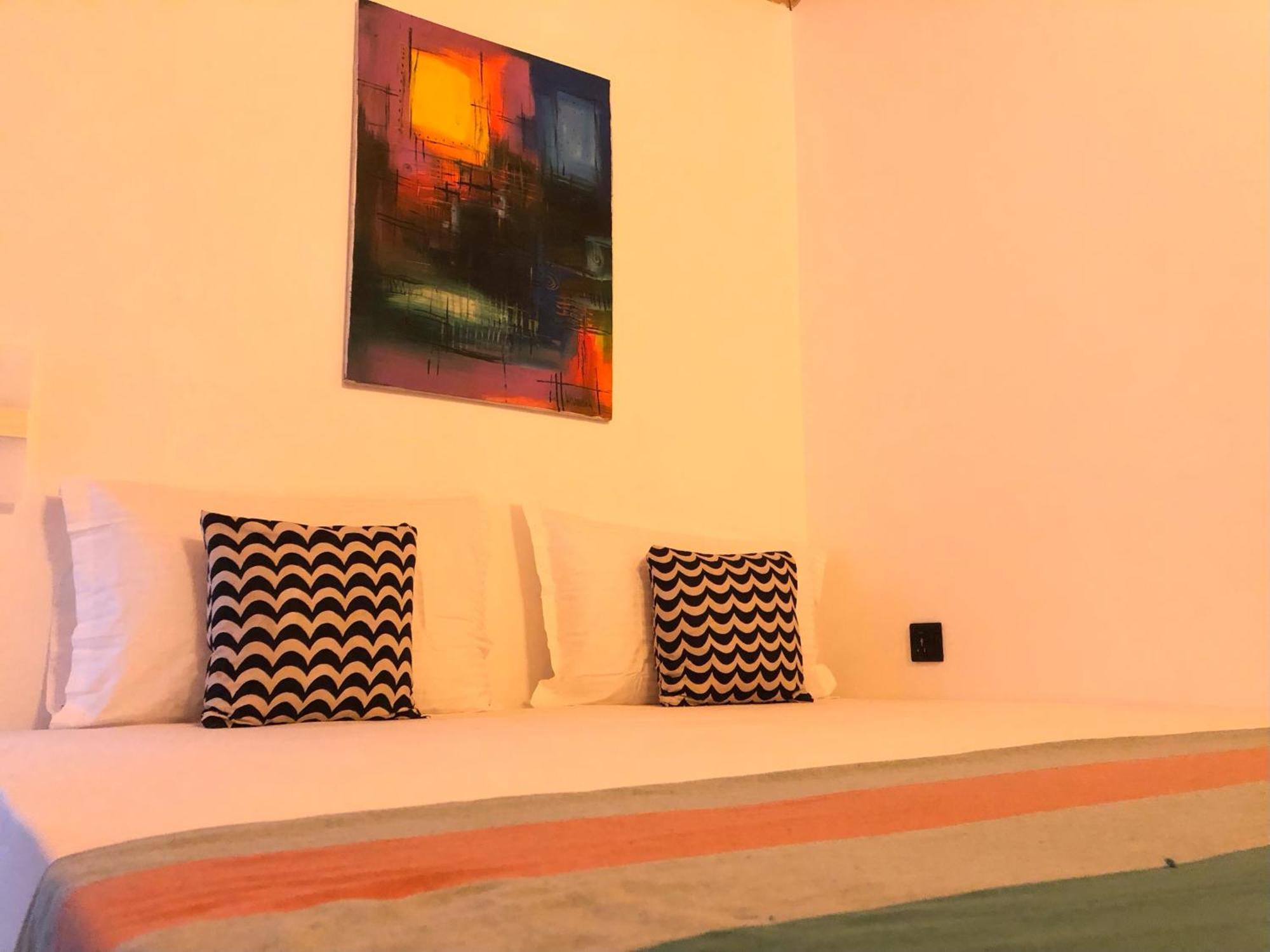 Backpack Beach Hostel & Reggae Bar Boossa Екстер'єр фото