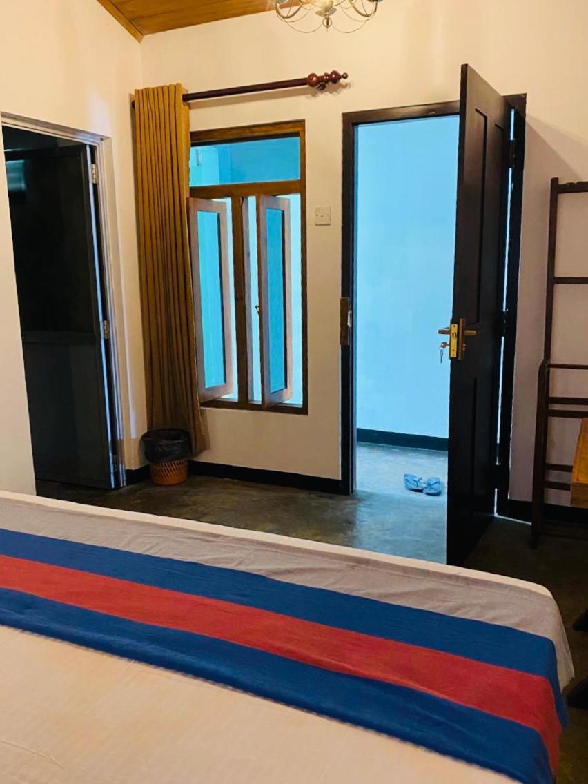 Backpack Beach Hostel & Reggae Bar Boossa Екстер'єр фото