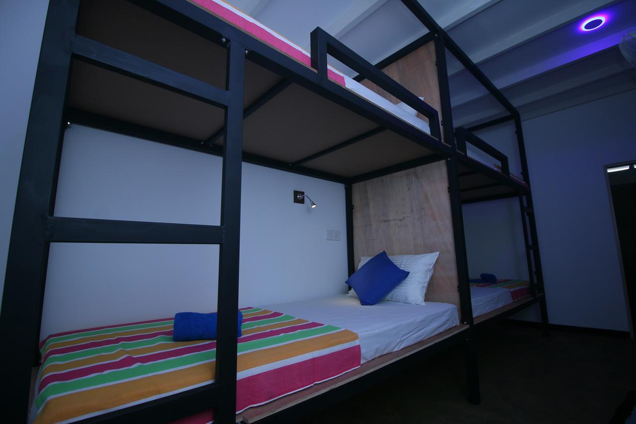 Backpack Beach Hostel & Reggae Bar Boossa Екстер'єр фото