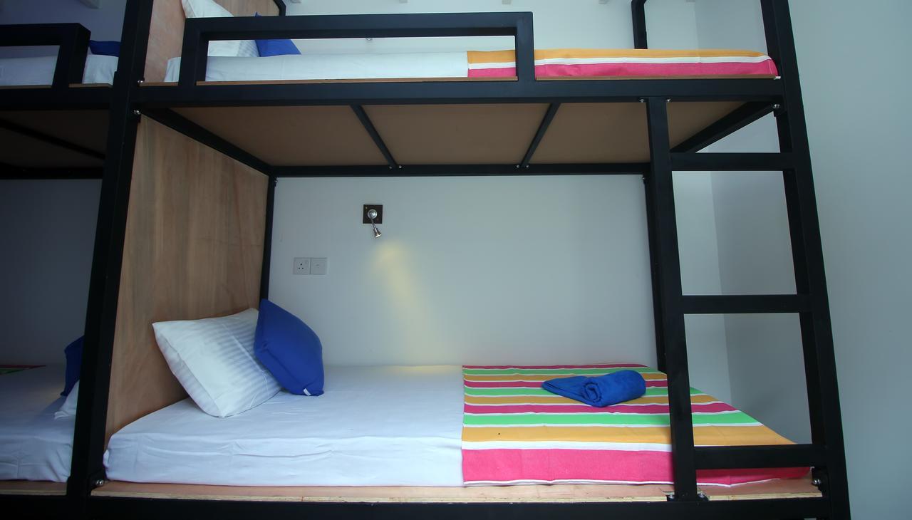 Backpack Beach Hostel & Reggae Bar Boossa Екстер'єр фото